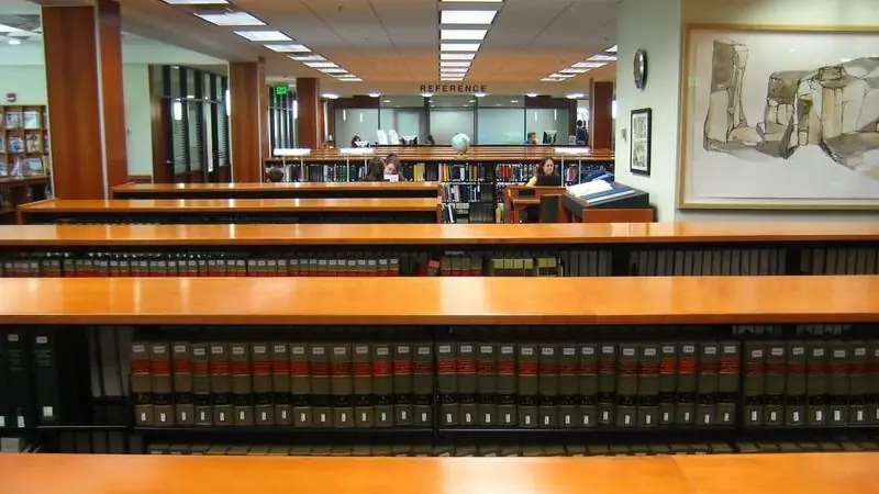 Shelves of law reports in a law library — choosing a car accident lawyer in Waterbury, CT